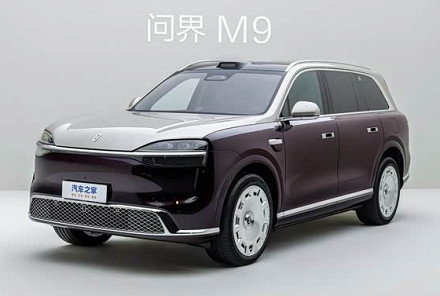 问界M9与蔚来ES9两款旗舰SUV同日发布