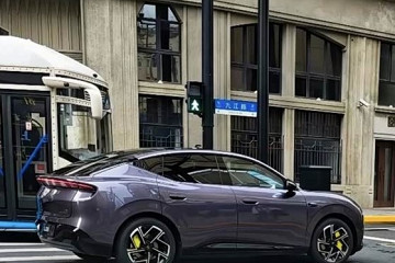 全新紧凑型轿跑SUV 纯电/增程双动力 小鹏MONA L03实车图曝光