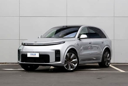 全新理想L8开启交付 首销限时权益价35.98万起 搭载800V主动悬架