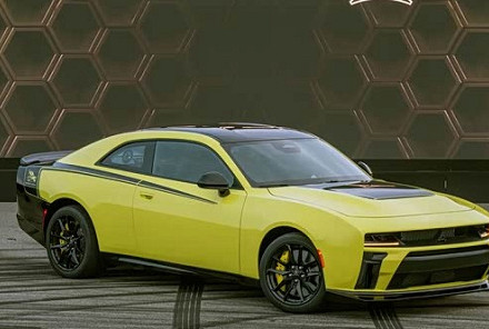 庆祝Charger车系六十周年 道奇发布Charger Super Bee Launch Edition官图